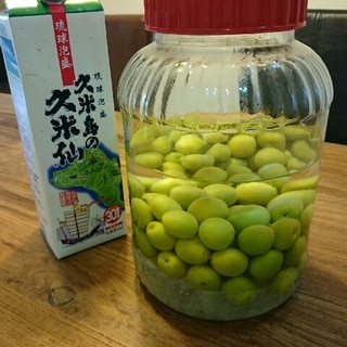 ［梅酒］  泡盛で作る変わり種梅酒